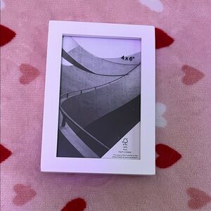 Modern White Picture Frame - 4x6 Contemporary Photo Display